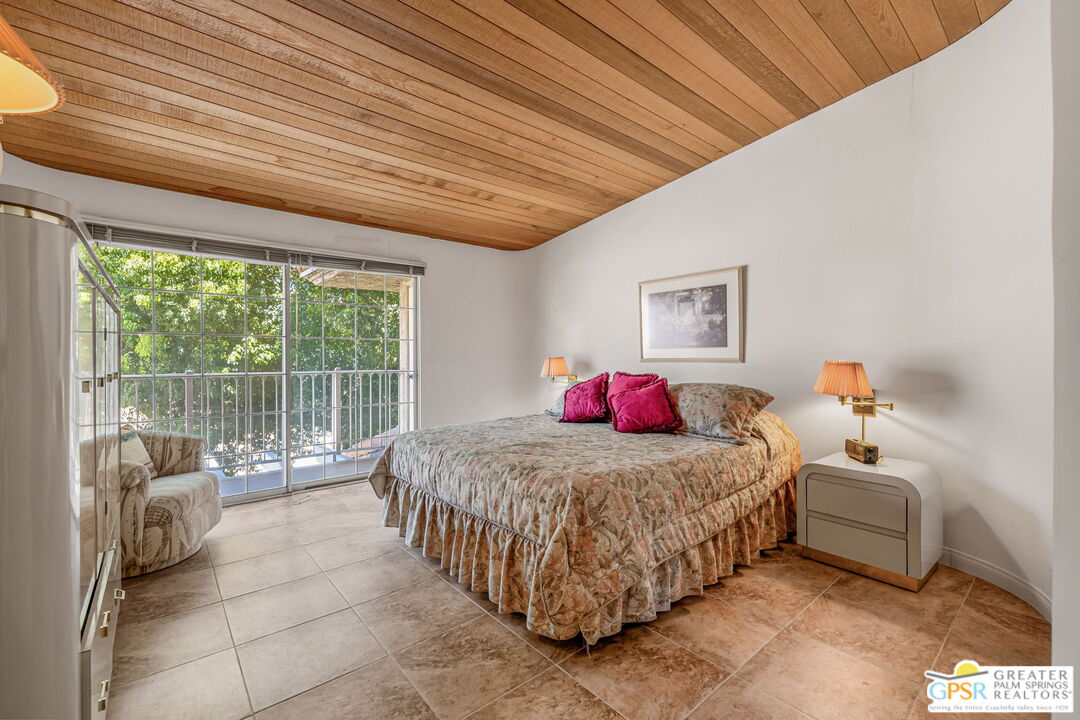 2700 E Mesquite Ave Unit: E26