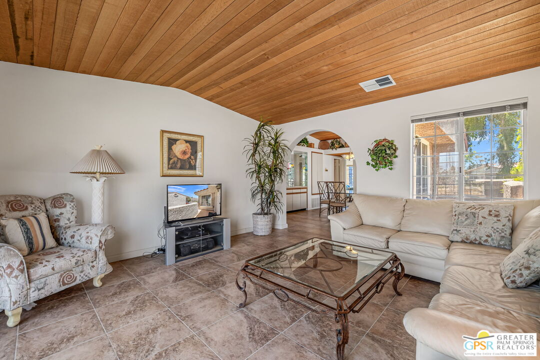 2700 E Mesquite Ave Unit: E26
