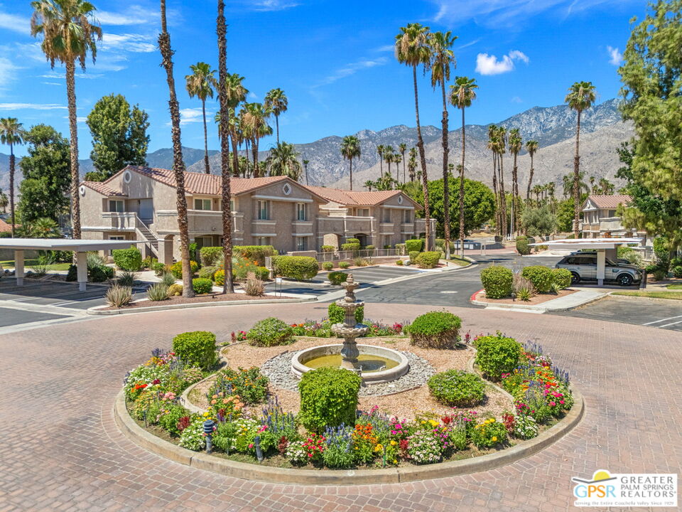 2700 E Mesquite Ave Unit: E26