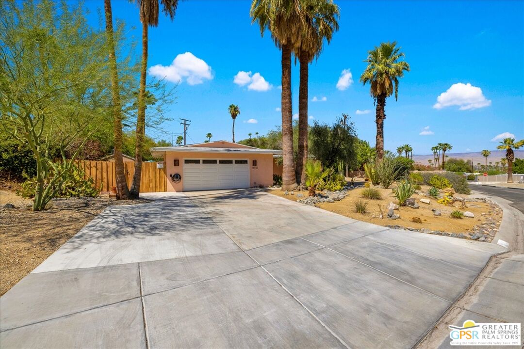 38061 Chuperosa Ln