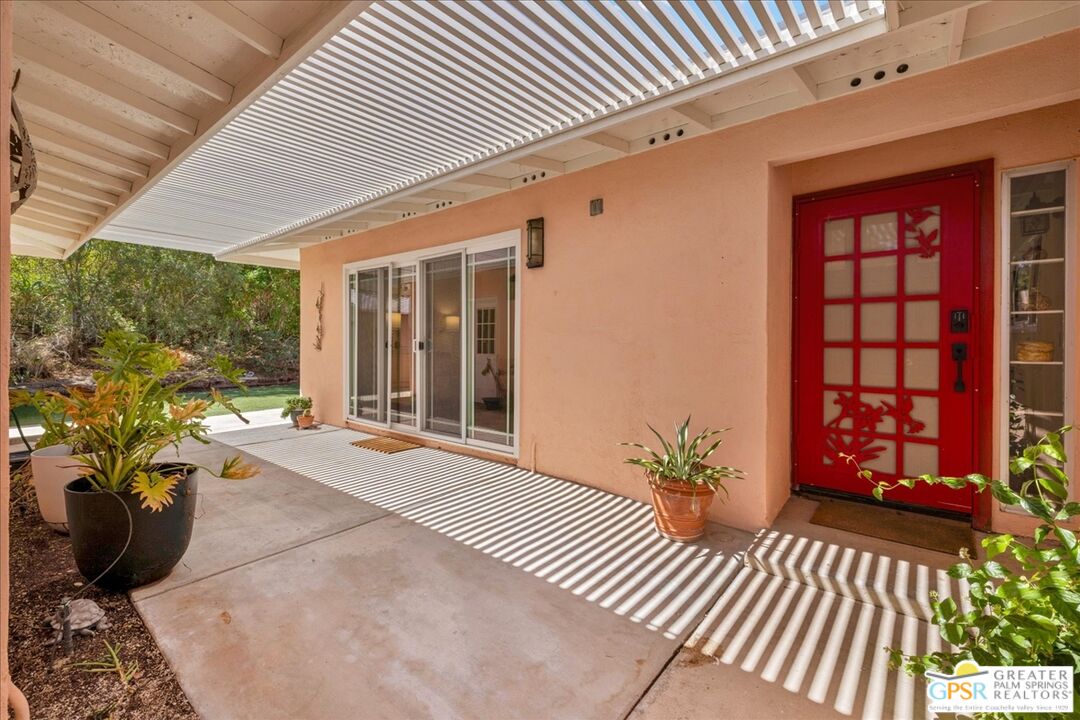 38061 Chuperosa Ln