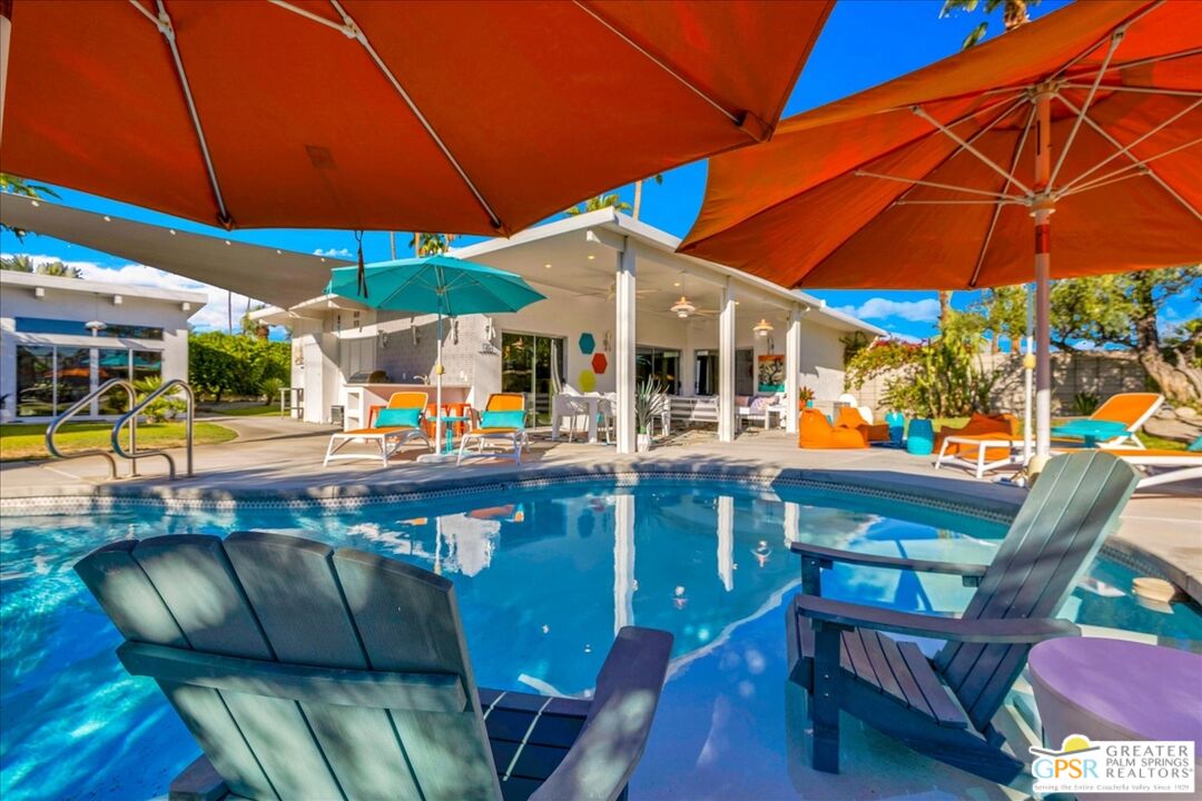 657 N Juanita Dr