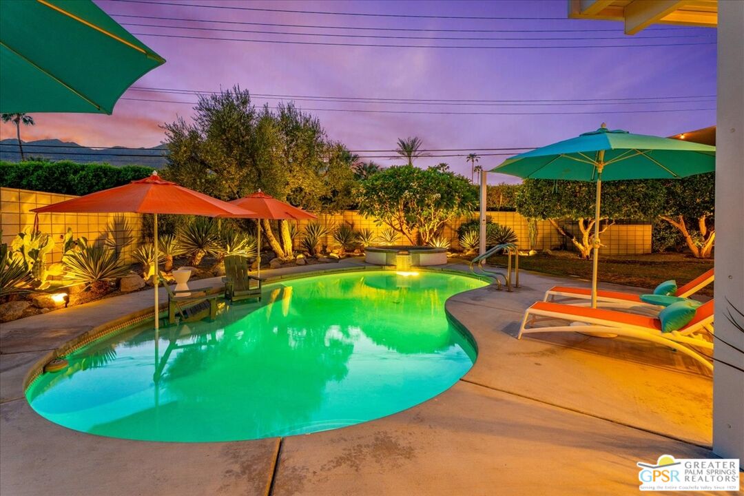657 N Juanita Dr