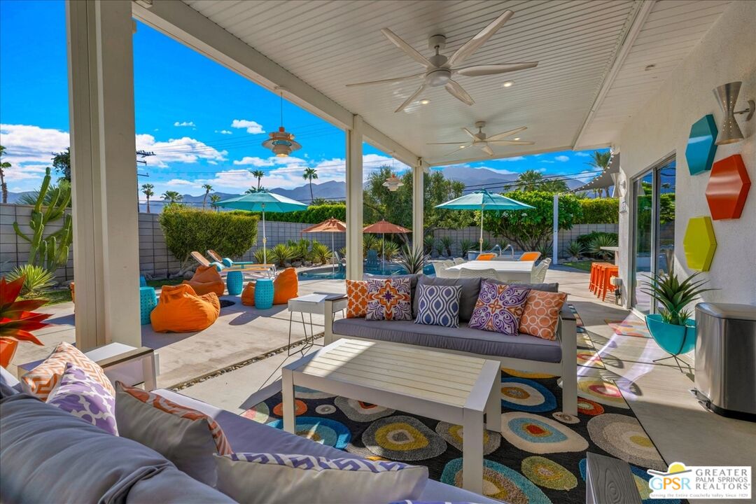 657 N Juanita Dr