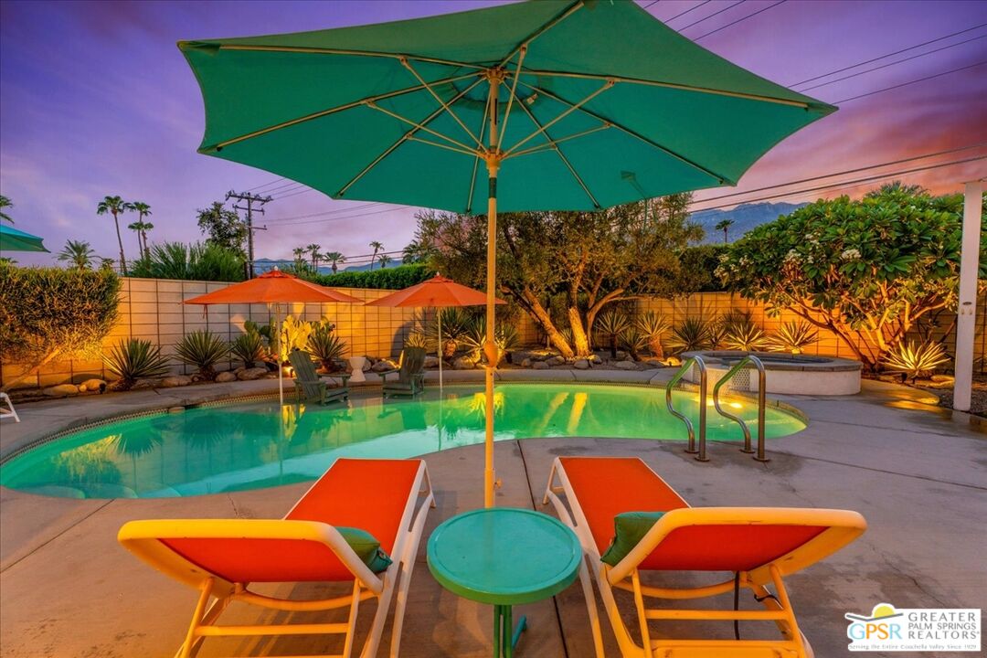 657 N Juanita Dr
