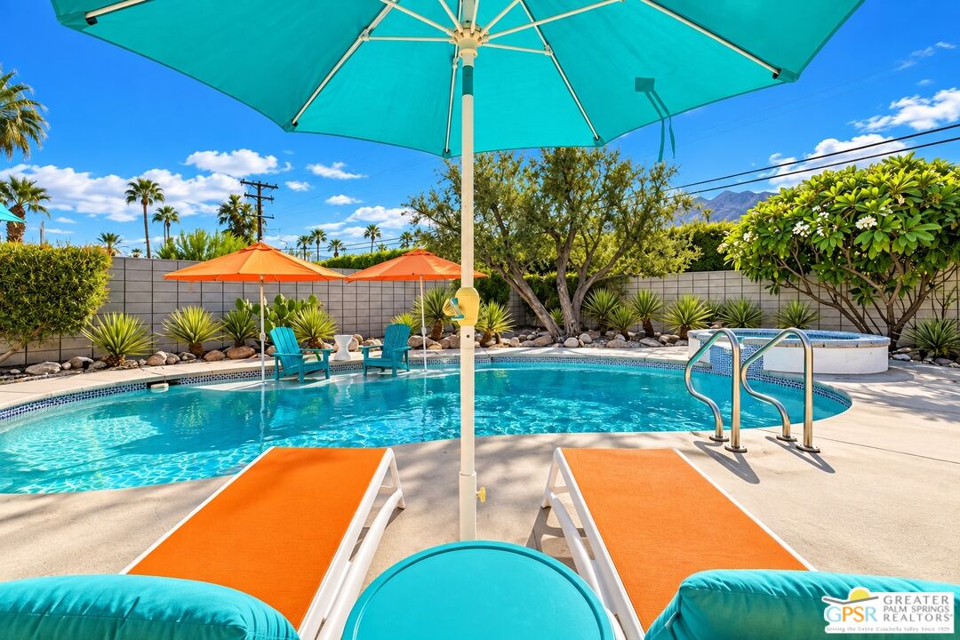 657 N Juanita Dr
