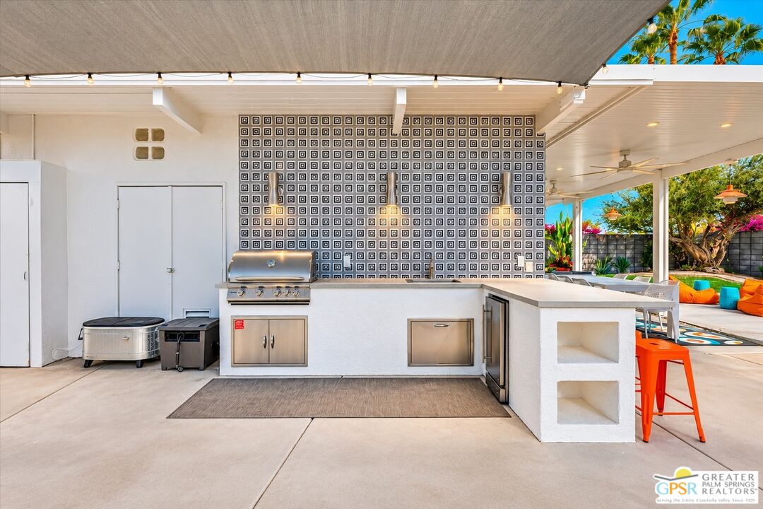 657 N Juanita Dr