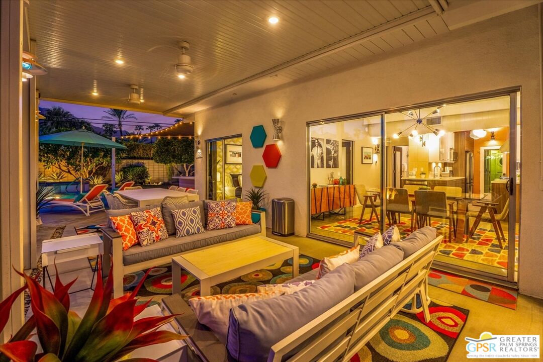 657 N Juanita Dr