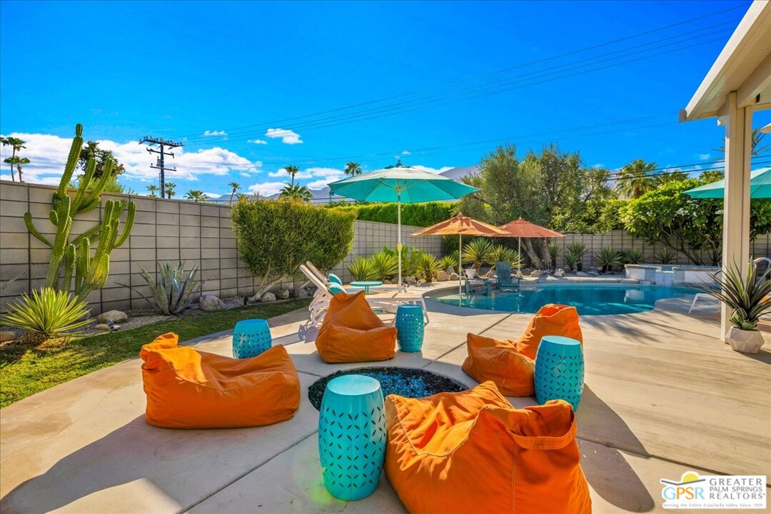 657 N Juanita Dr