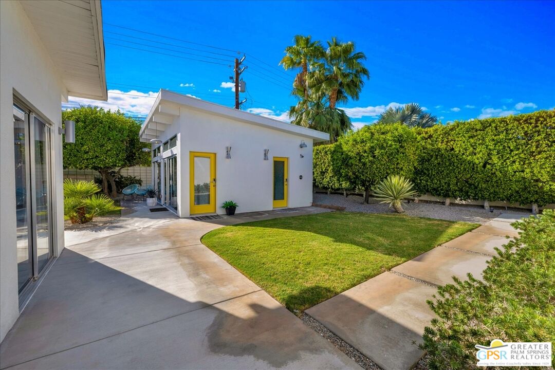 657 N Juanita Dr