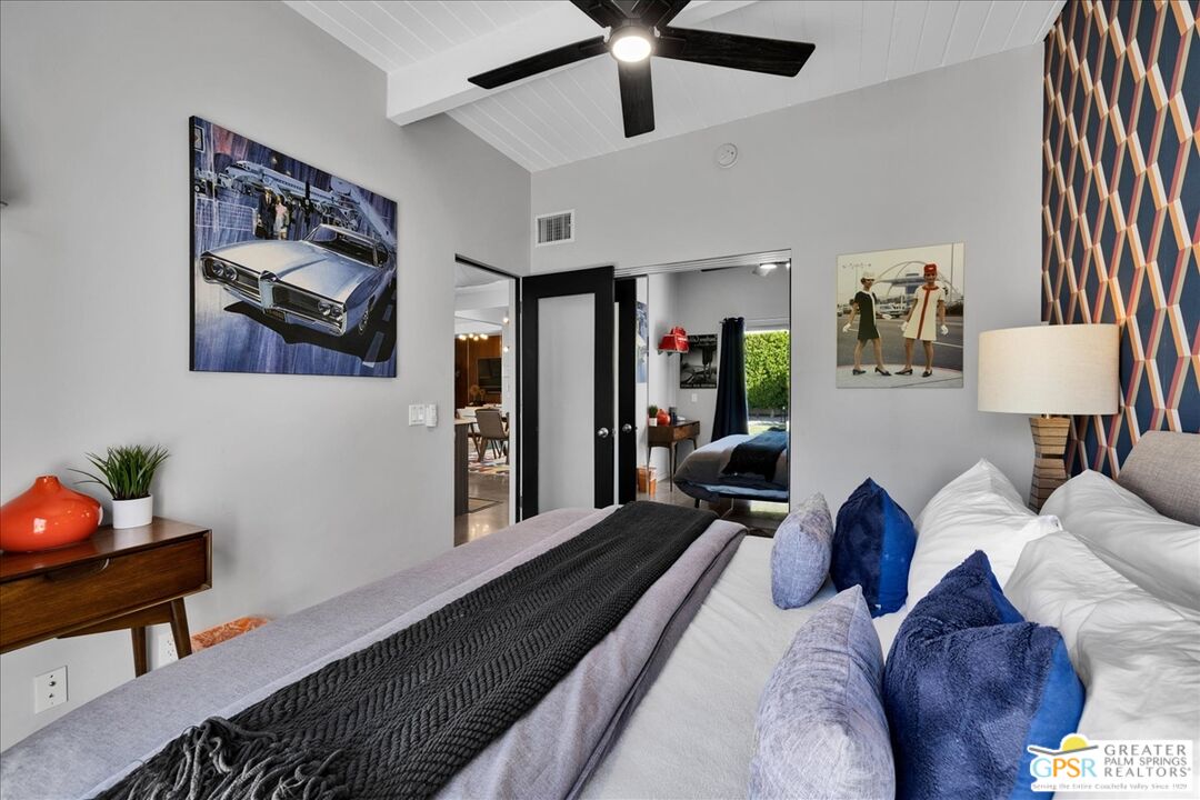 657 N Juanita Dr