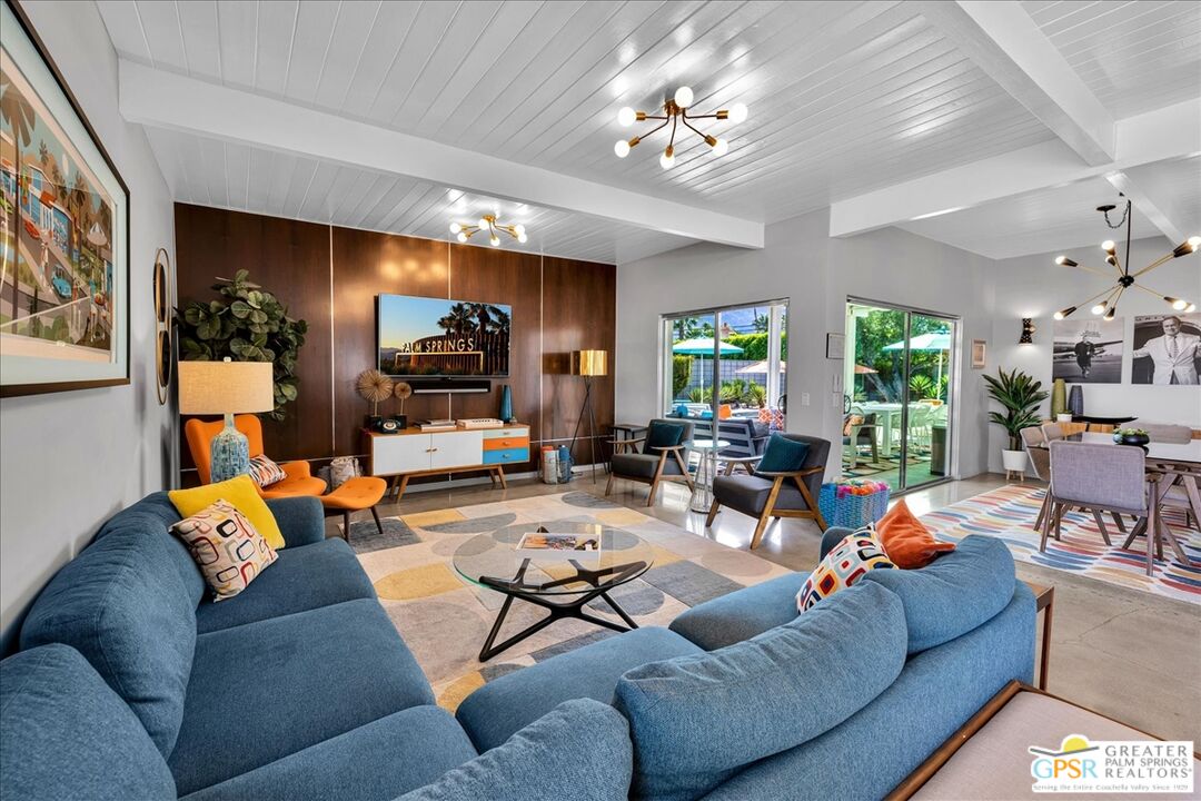 657 N Juanita Dr