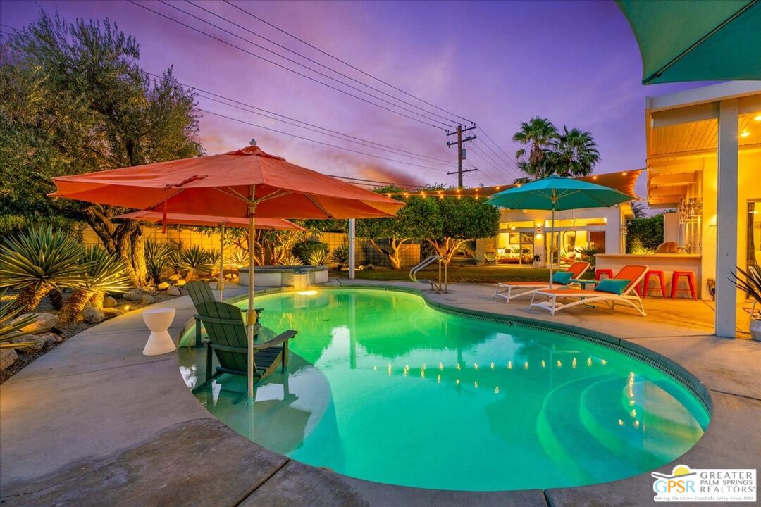657 N Juanita Dr