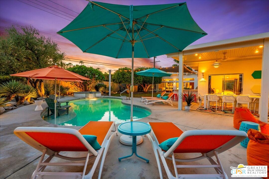 657 N Juanita Dr