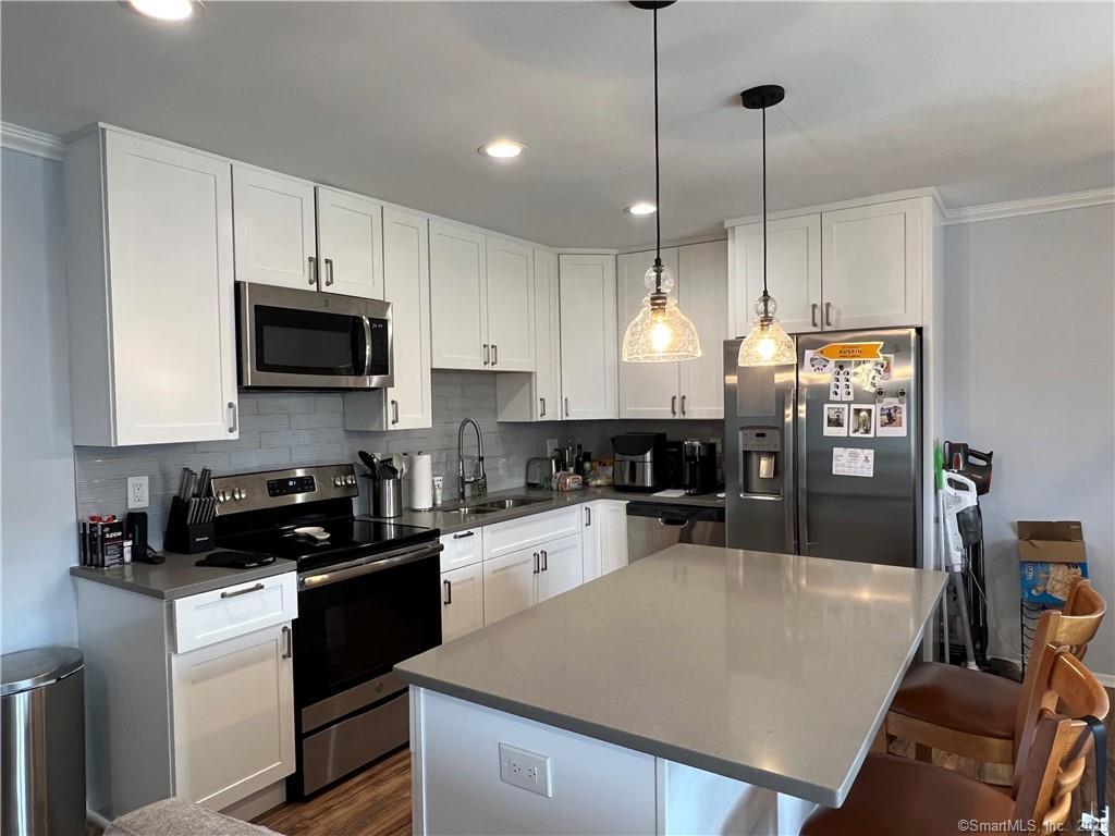 255 Strawberry Hill Avenue E4