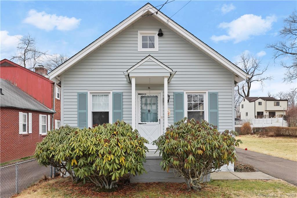 16 Saint Charles Avenue