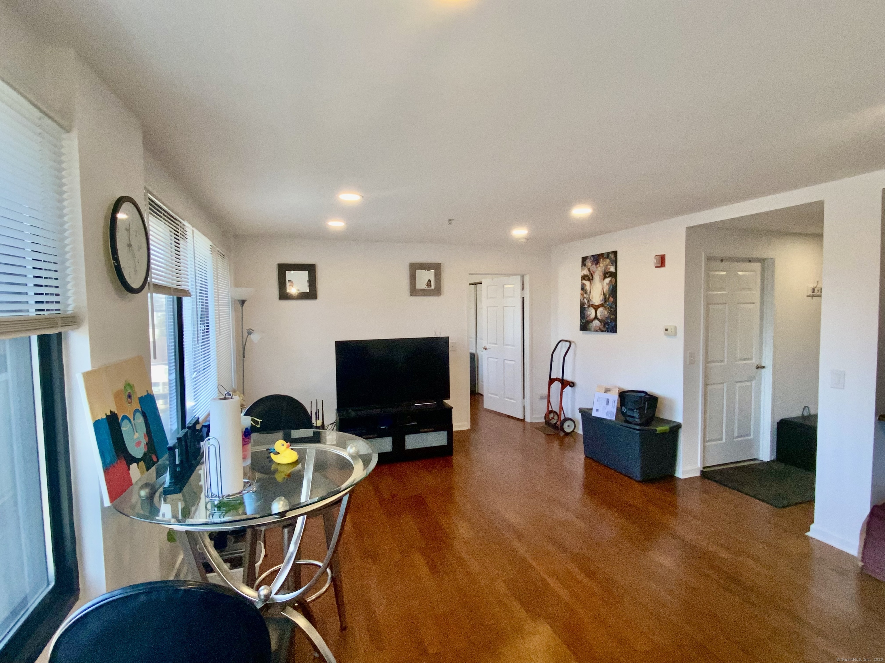 300 Broad Street 504