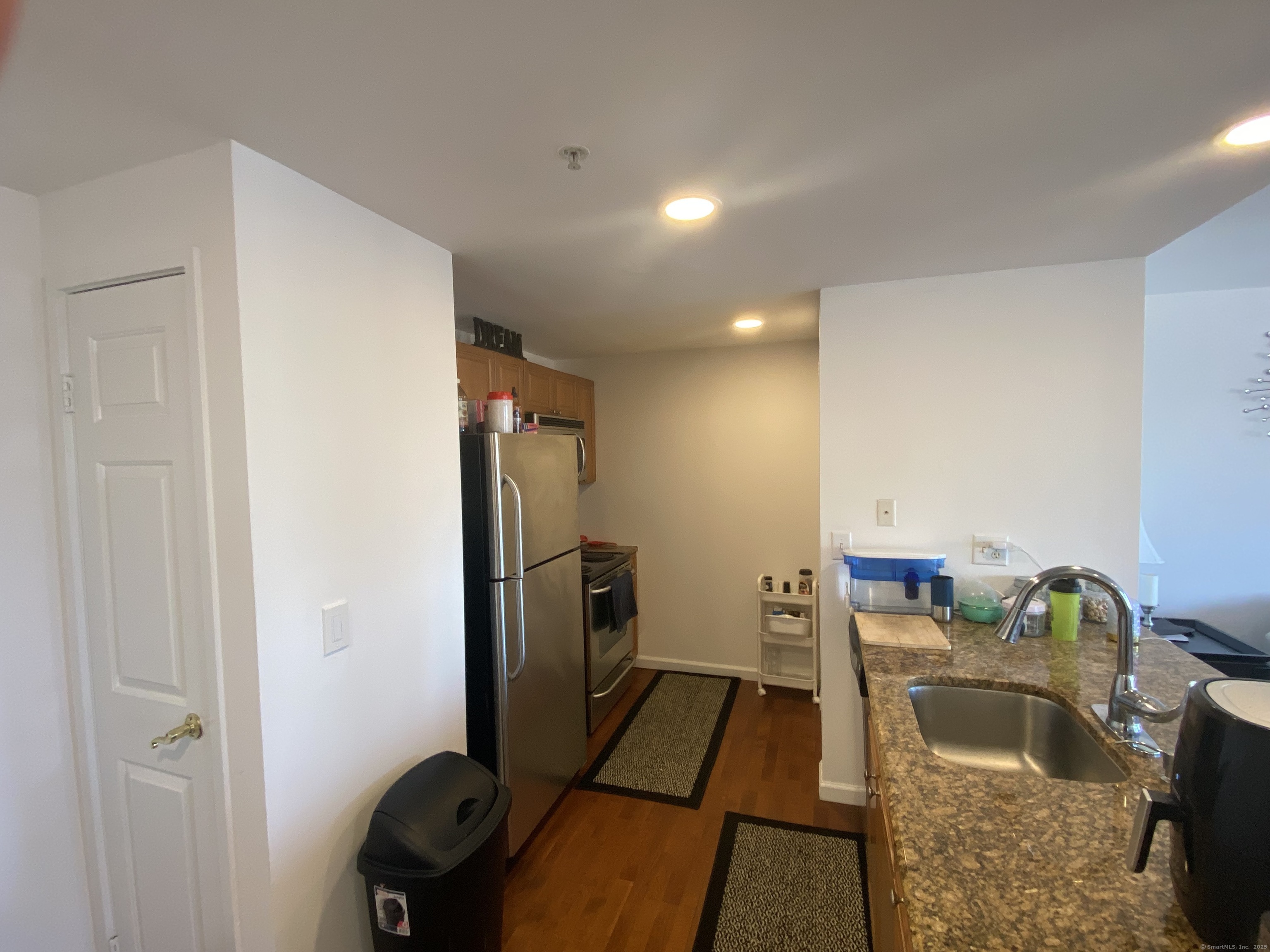 300 Broad Street 504