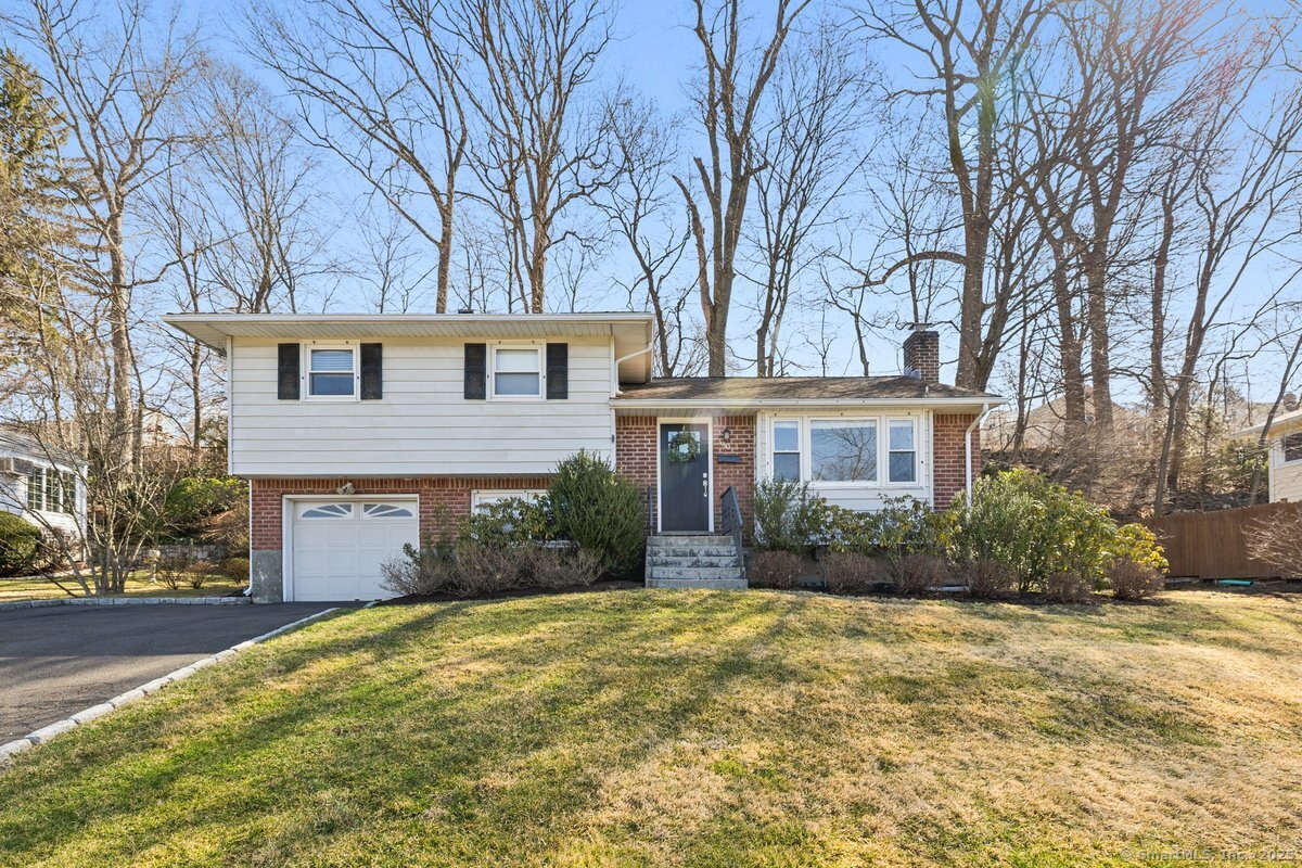 90 Wood Ridge Drive