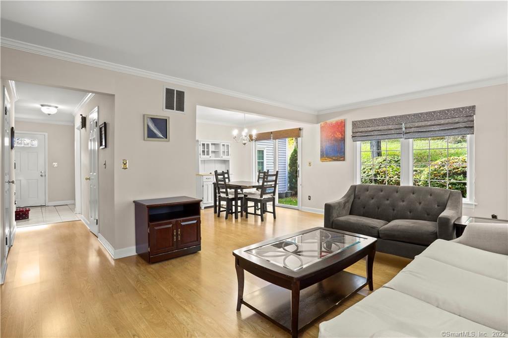 60 Greenwich Hills Drive 60