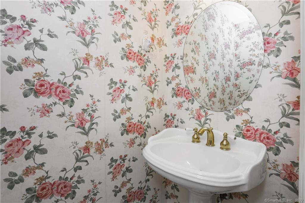 60 Greenwich Hills Drive 60