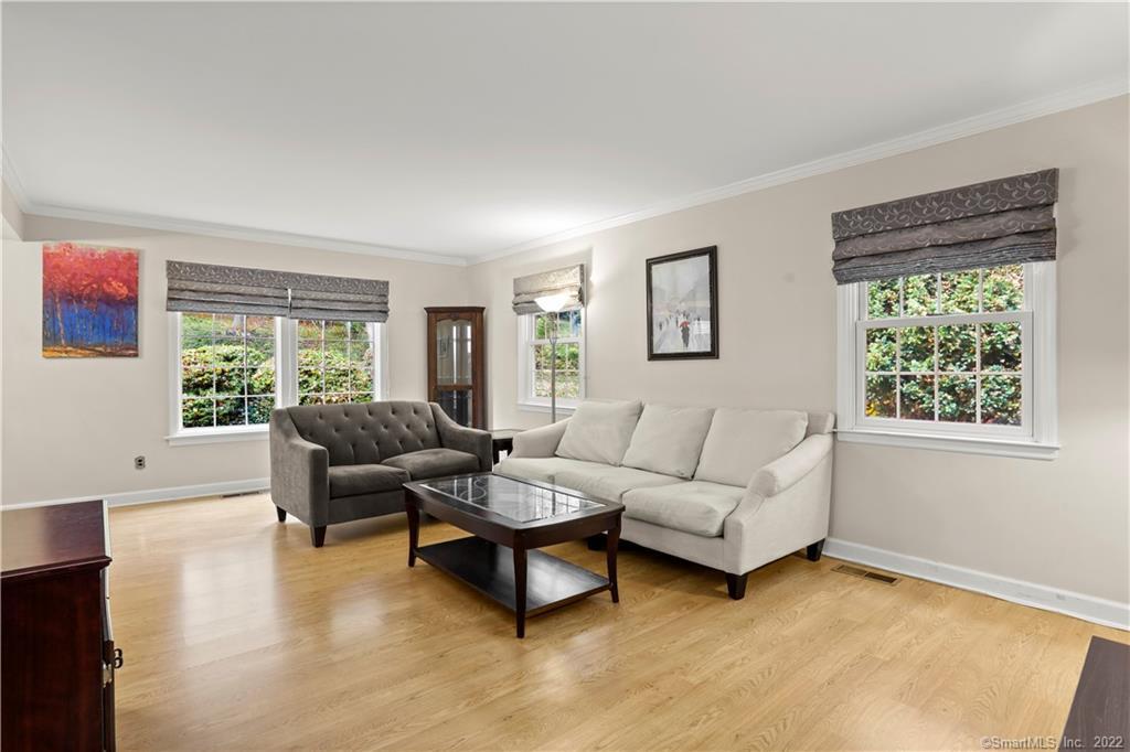 60 Greenwich Hills Drive 60