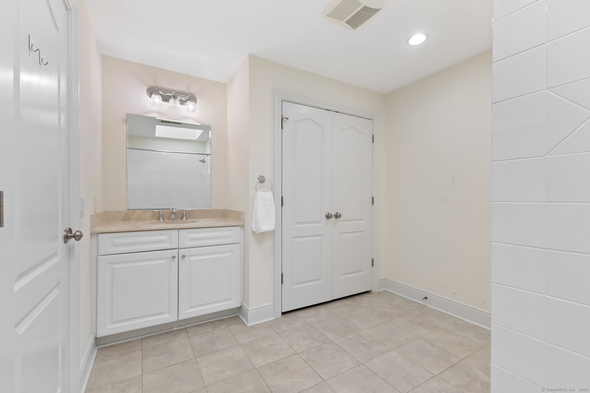 88 Maple Tree Avenue APT G