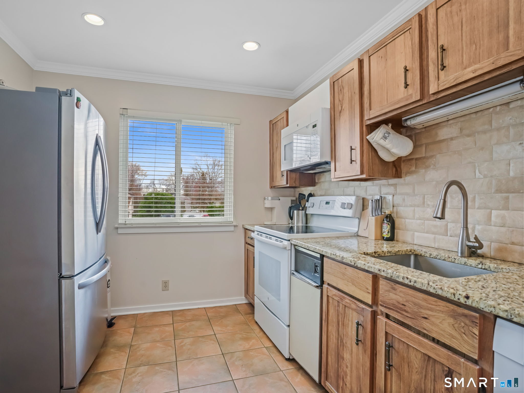 16 Bouton Street East (16) B6