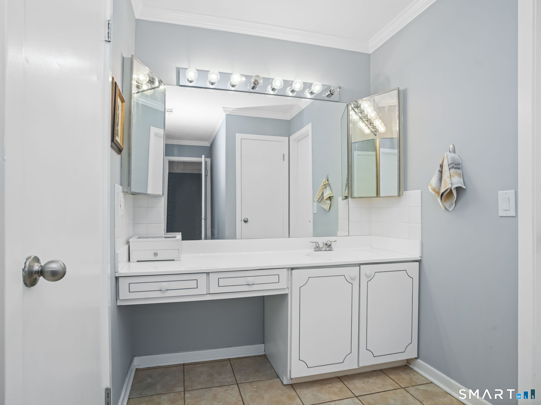 16 Bouton Street East (16) B6