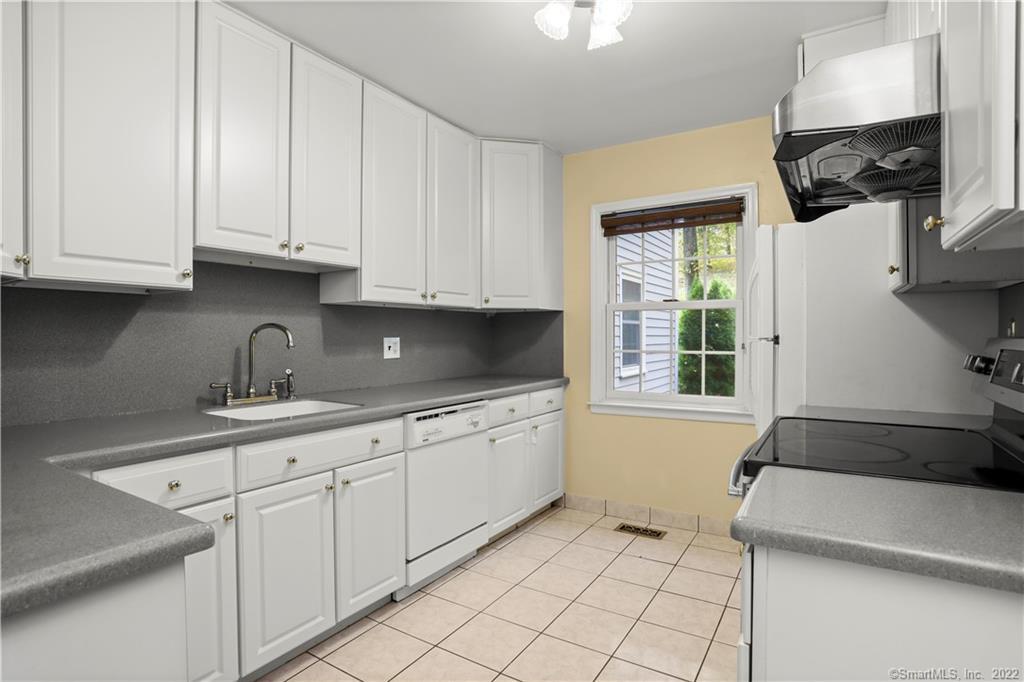 60 Greenwich Hills Drive 60