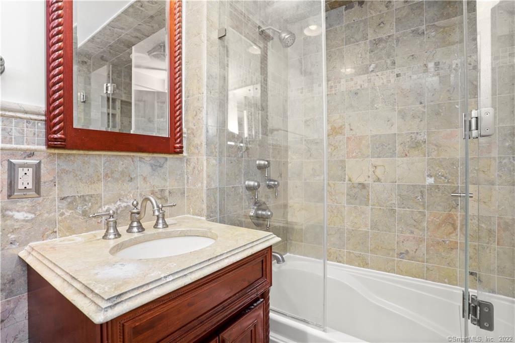 60 Greenwich Hills Drive 60