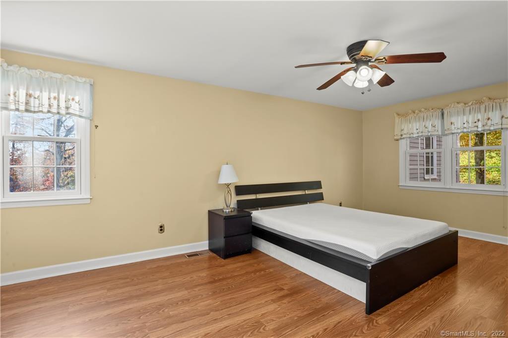 60 Greenwich Hills Drive 60