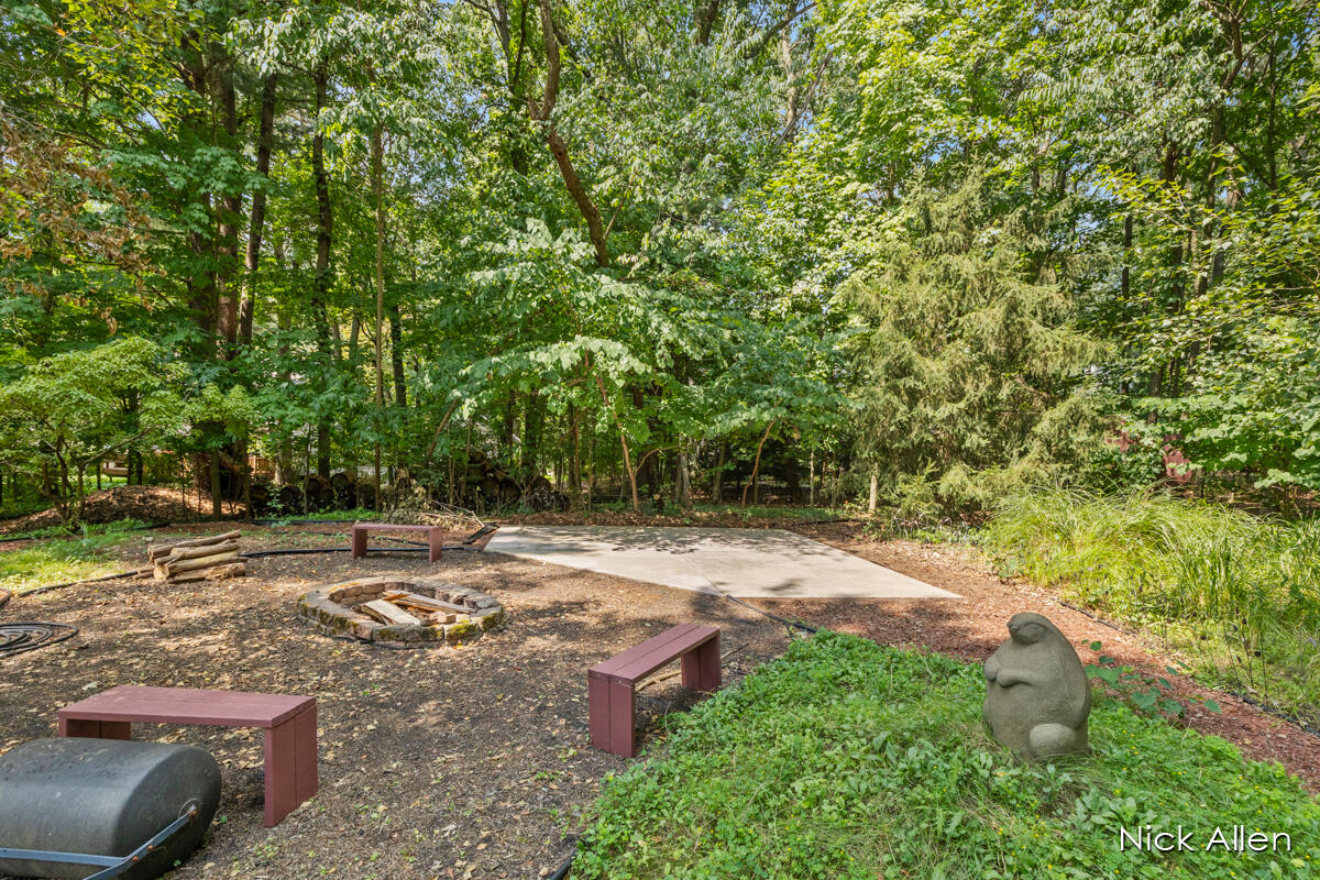 6647 E Riverwoods Court NE