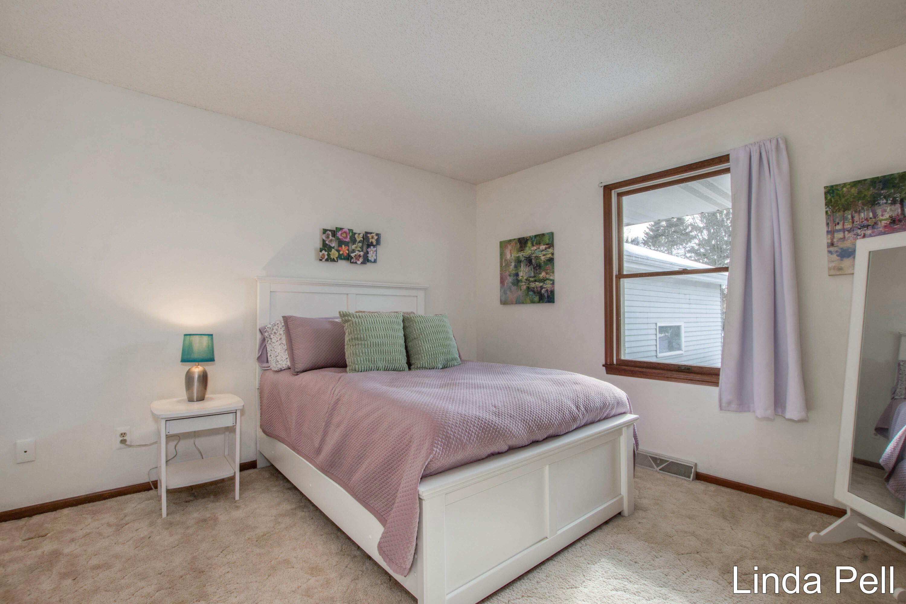 145 Laurelwood Court SW