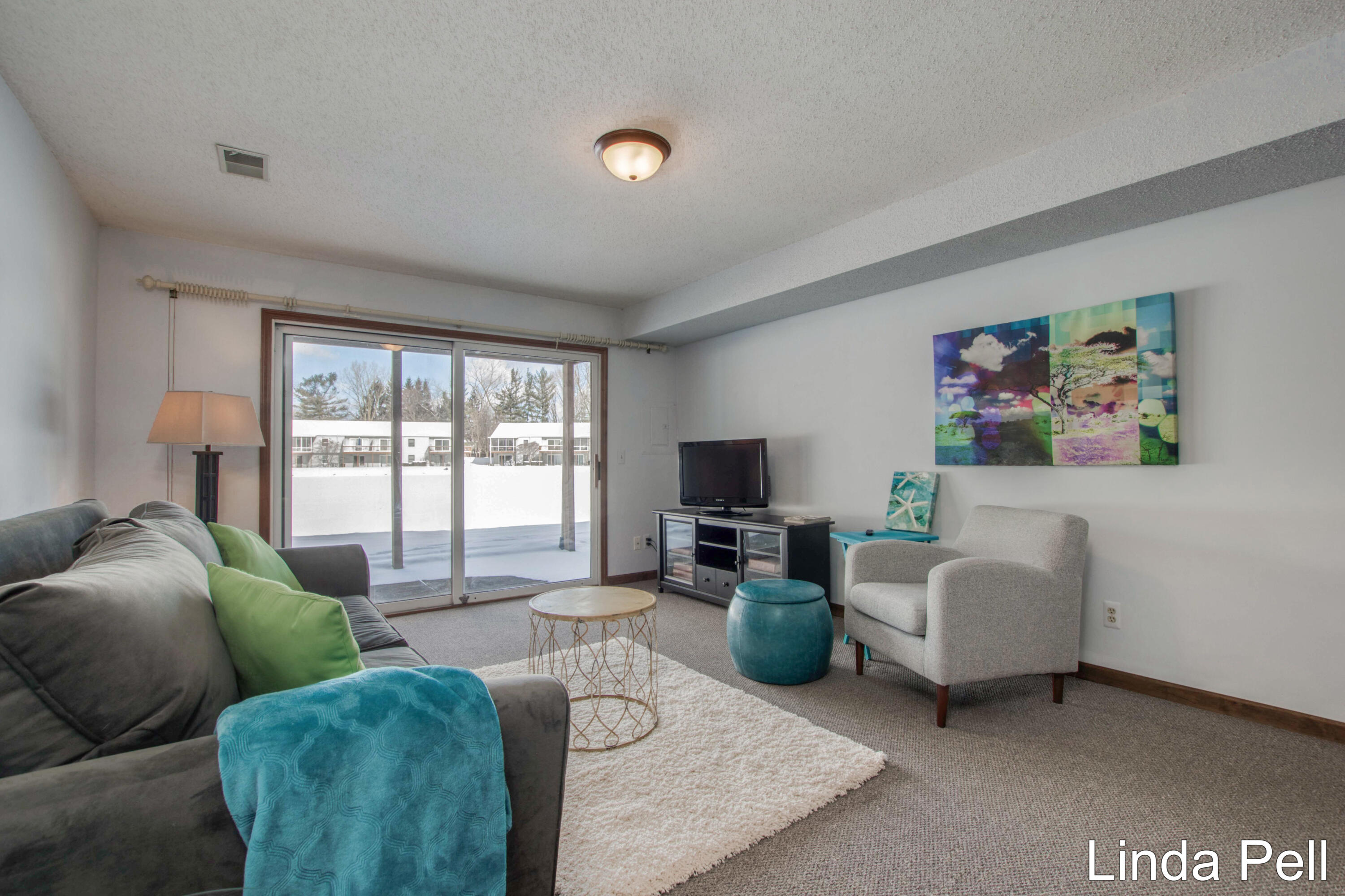 145 Laurelwood Court SW