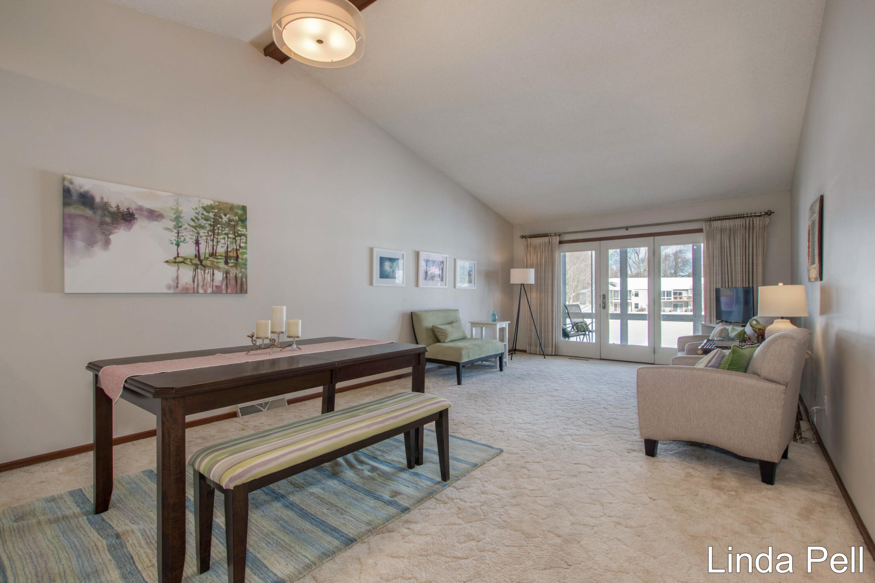 145 Laurelwood Court SW