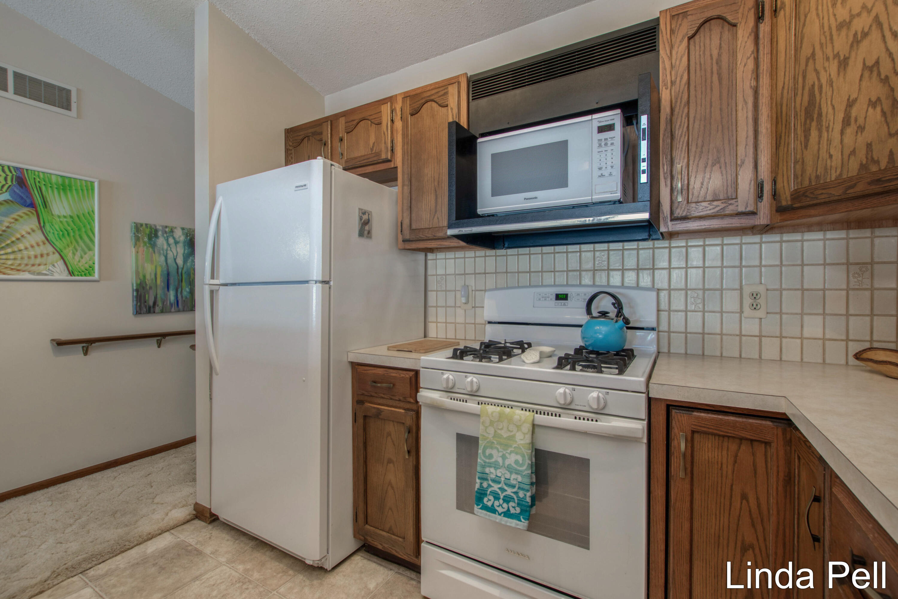 145 Laurelwood Court SW