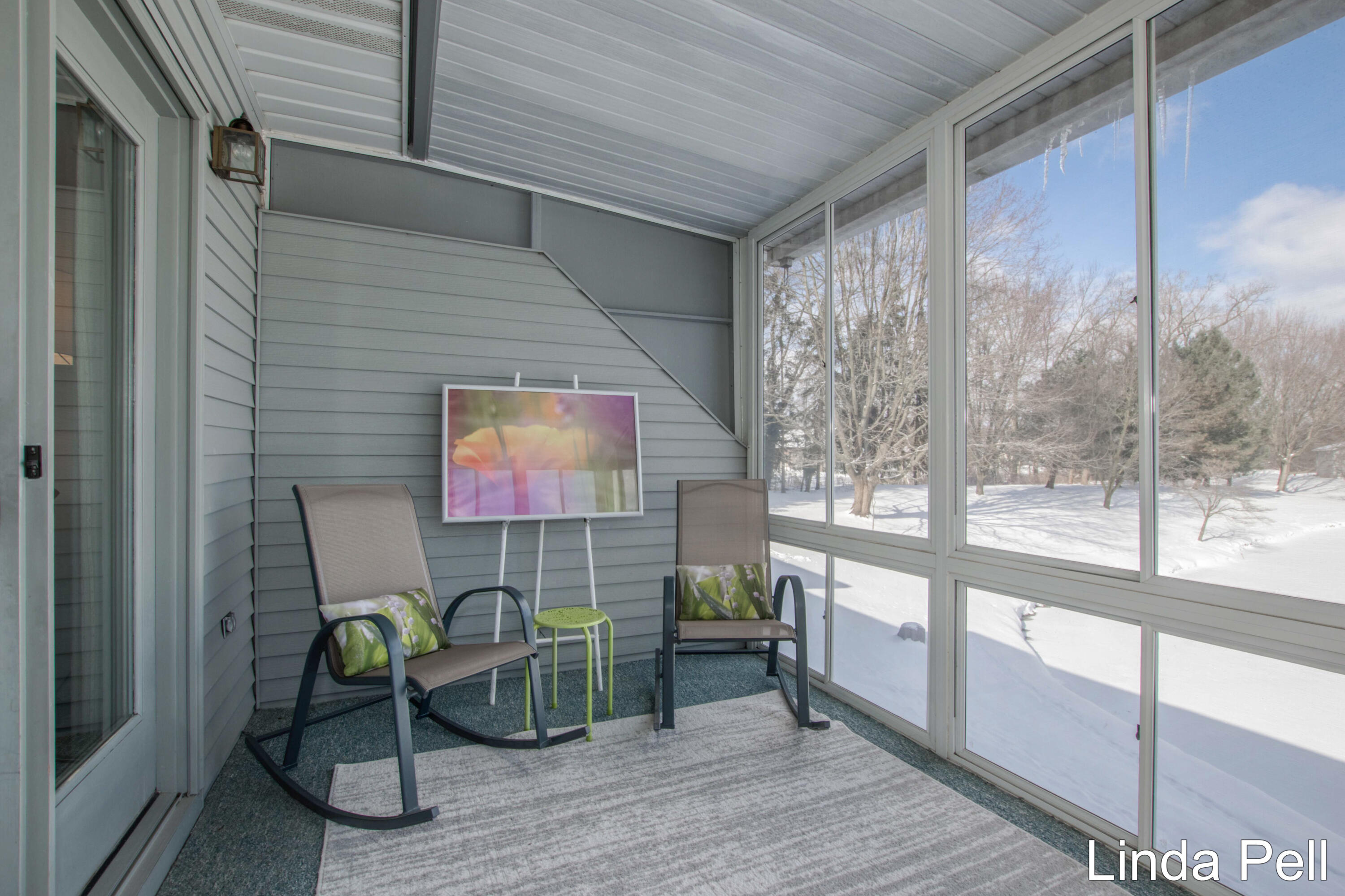 145 Laurelwood Court SW