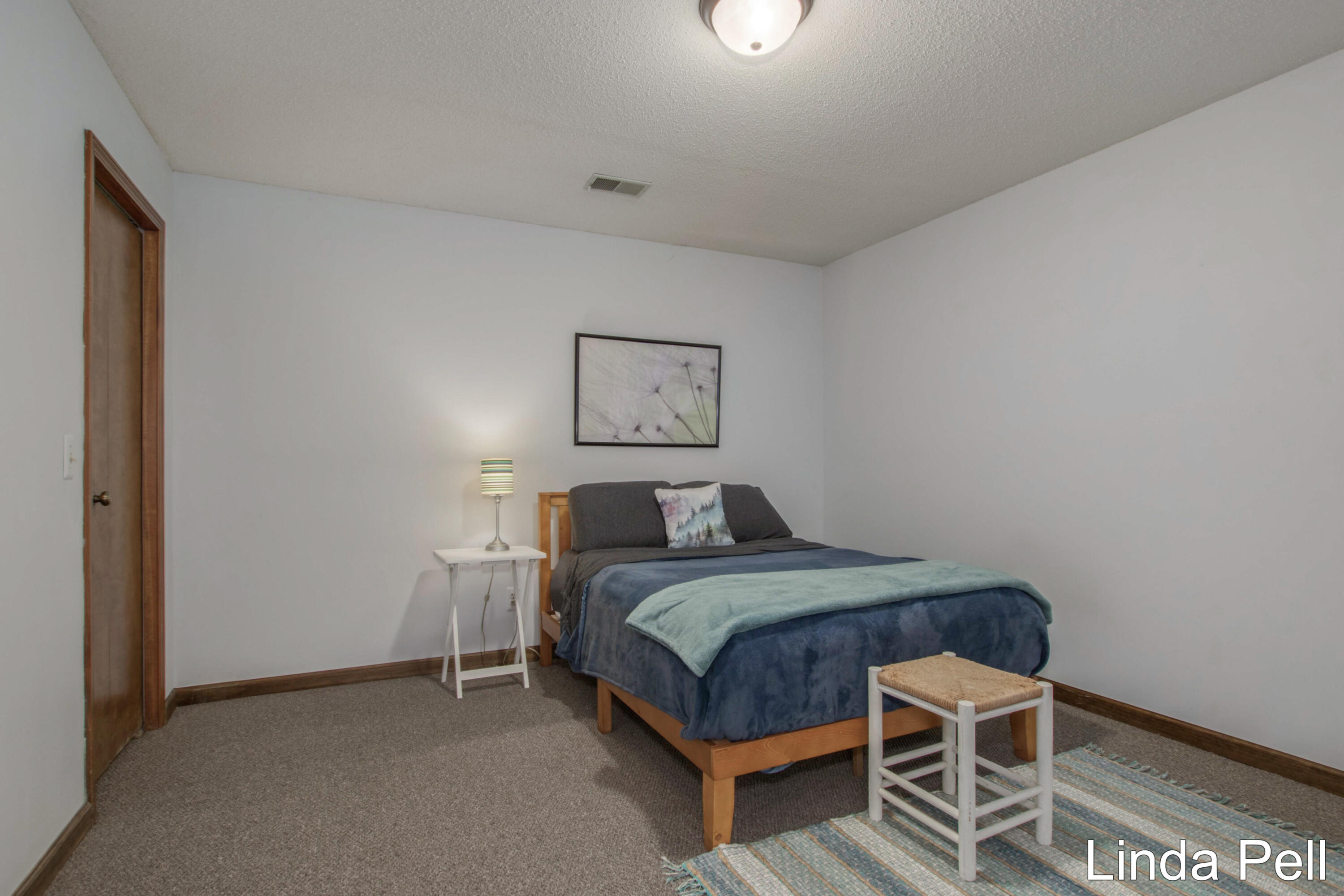 145 Laurelwood Court SW