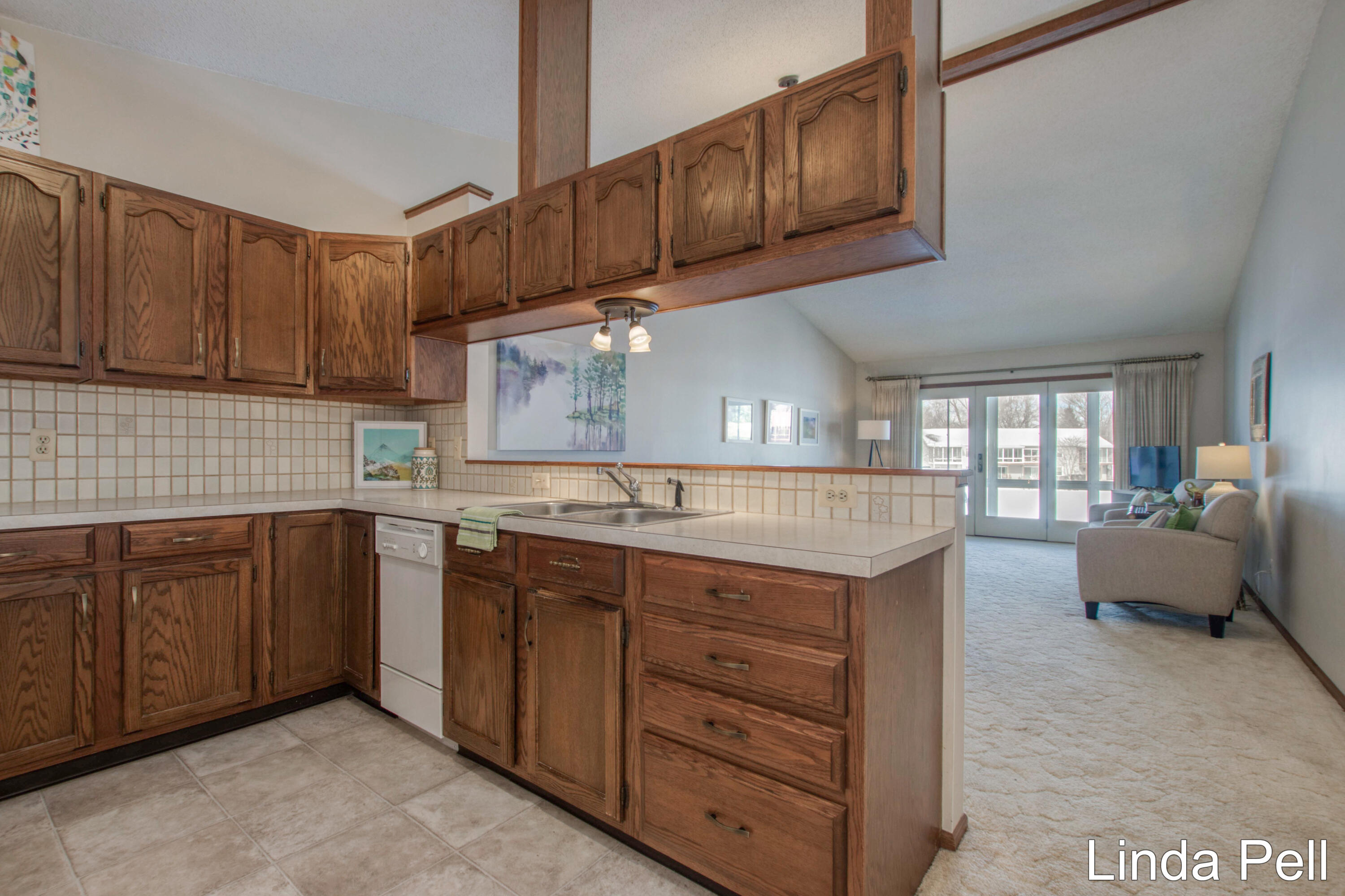 145 Laurelwood Court SW