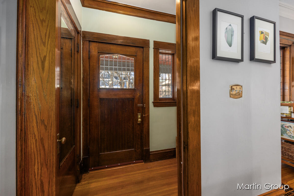 320 Benjamin Avenue SE