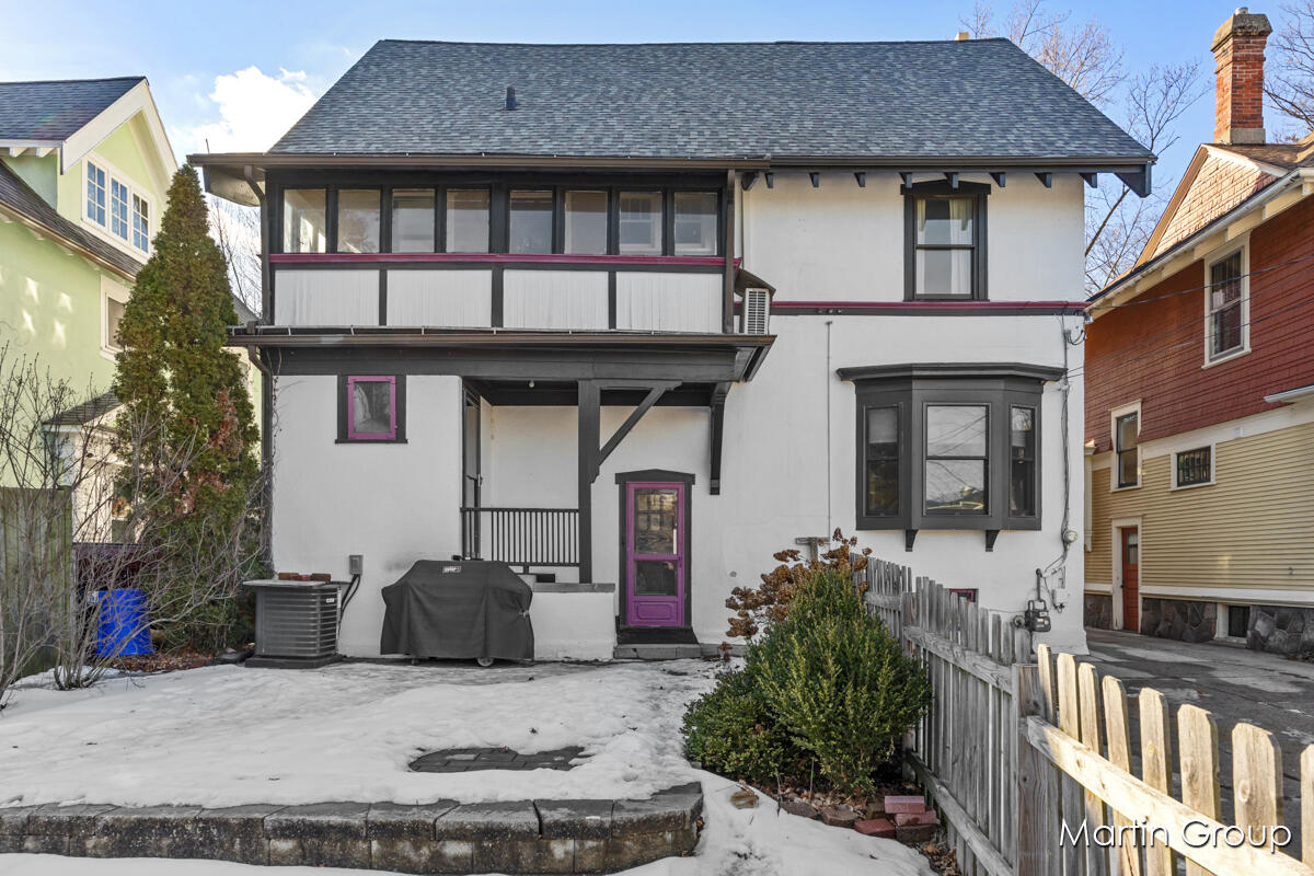 320 Benjamin Avenue SE