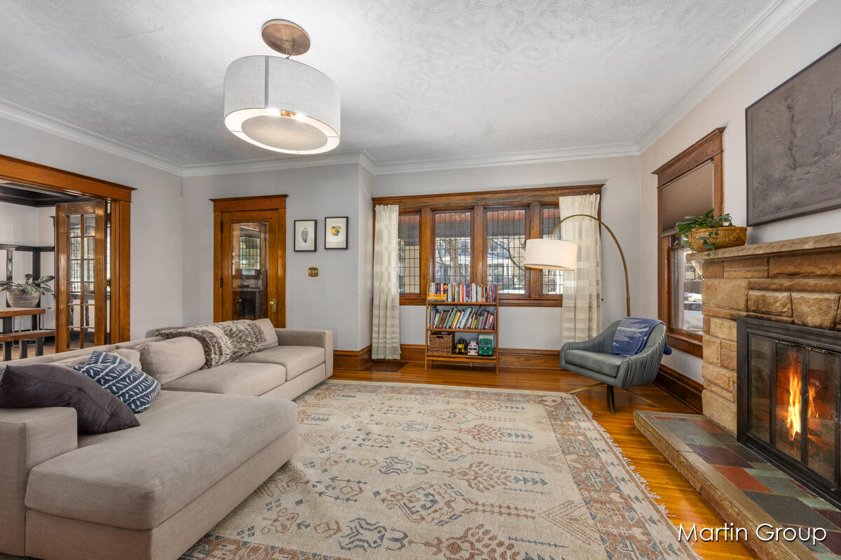 320 Benjamin Avenue SE
