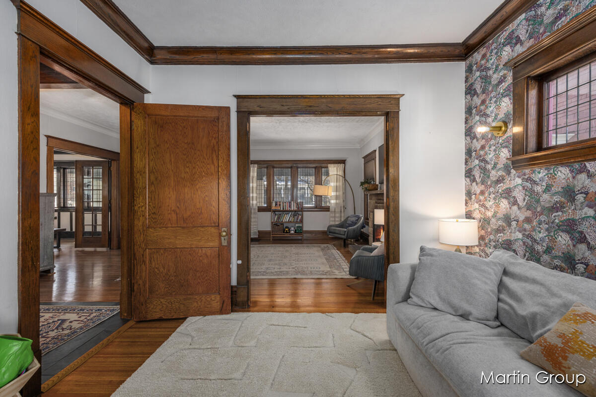 320 Benjamin Avenue SE