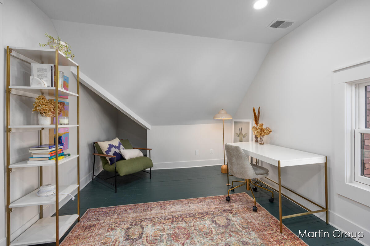 320 Benjamin Avenue SE