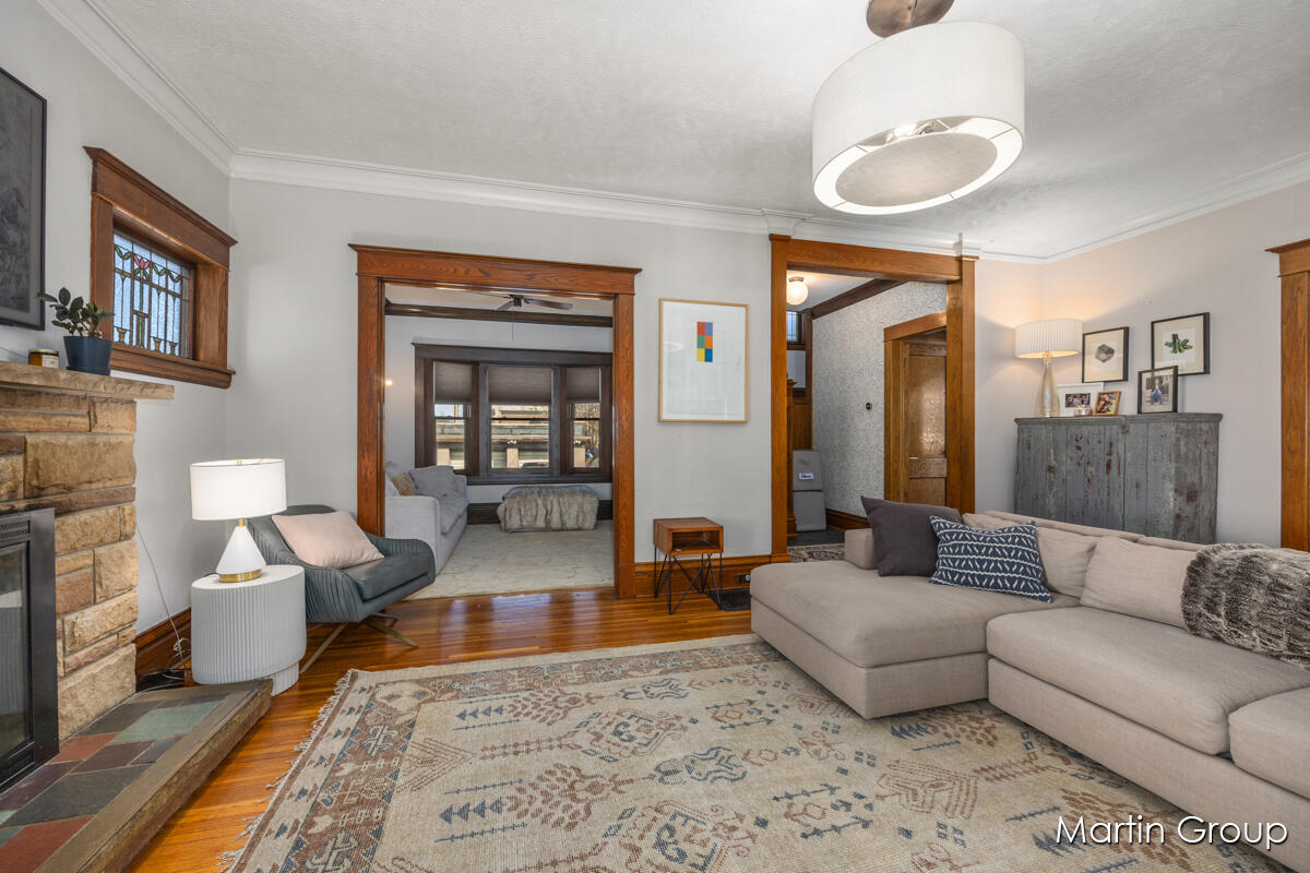 320 Benjamin Avenue SE