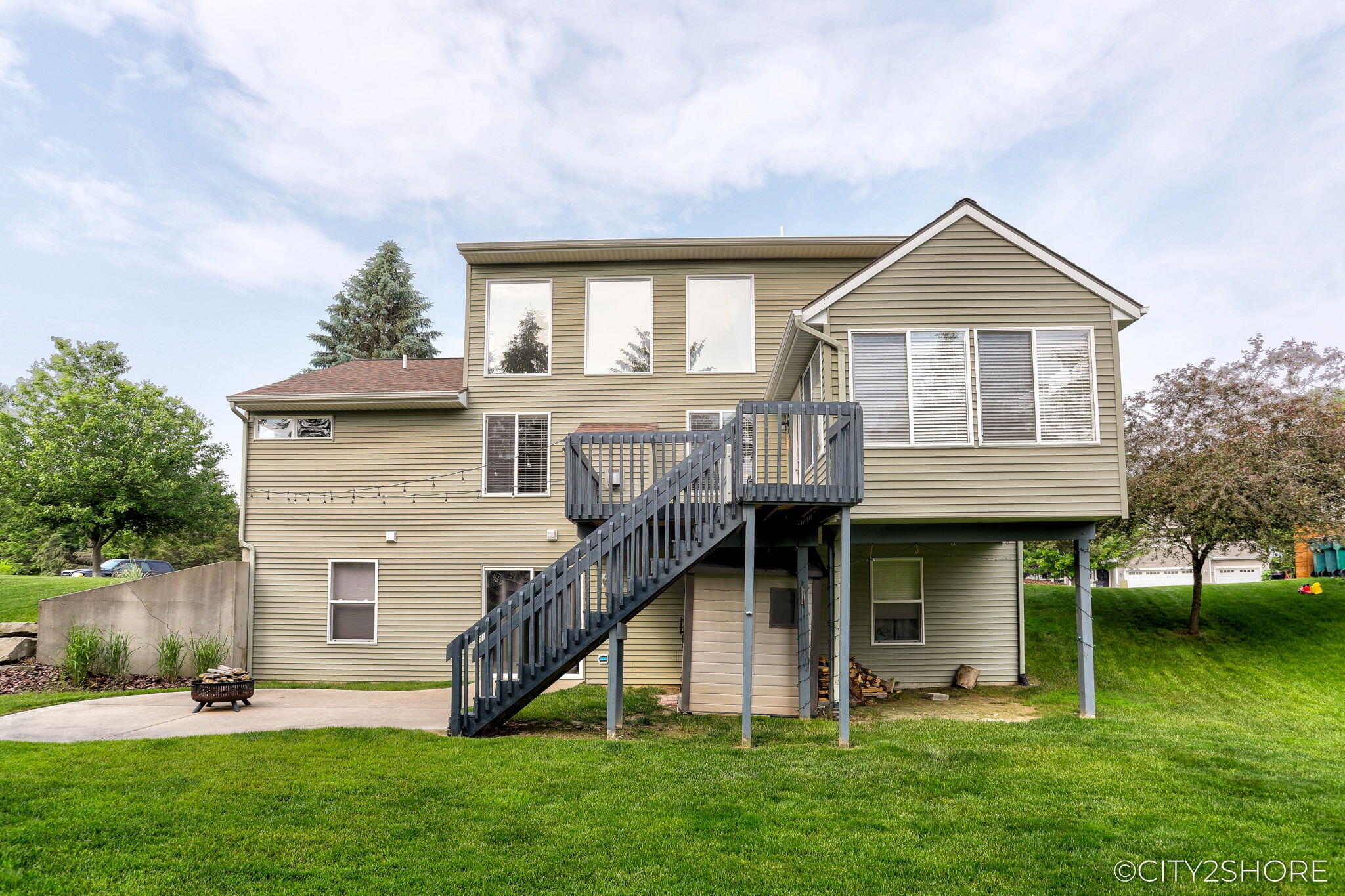 8474 Twin Lakes Drive