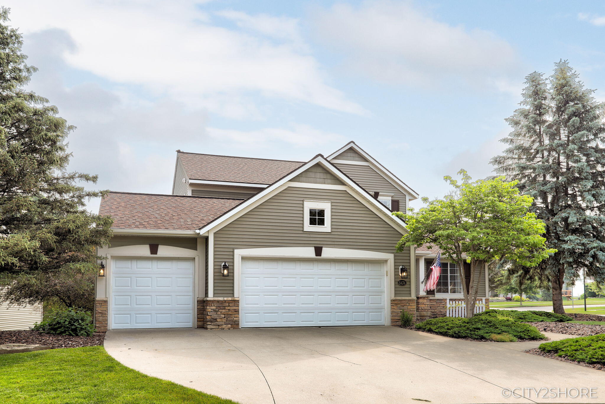 8474 Twin Lakes Drive