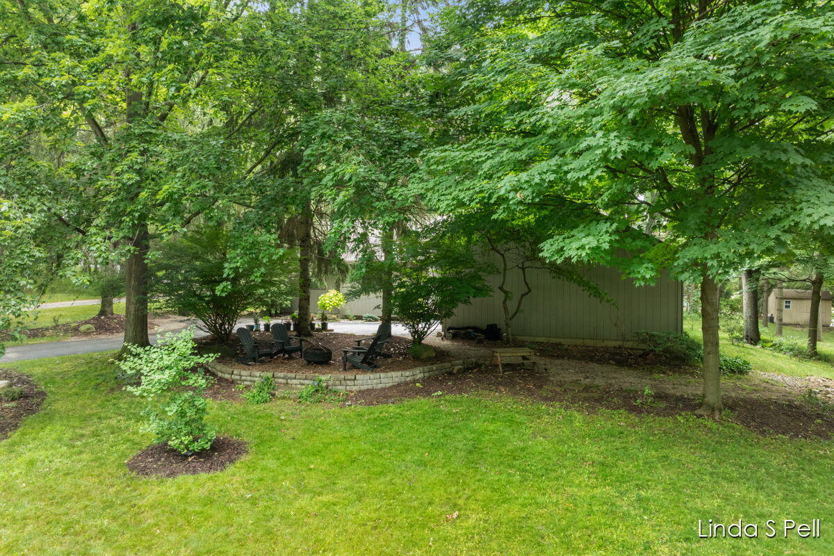 6636 E Riverwoods Court NE