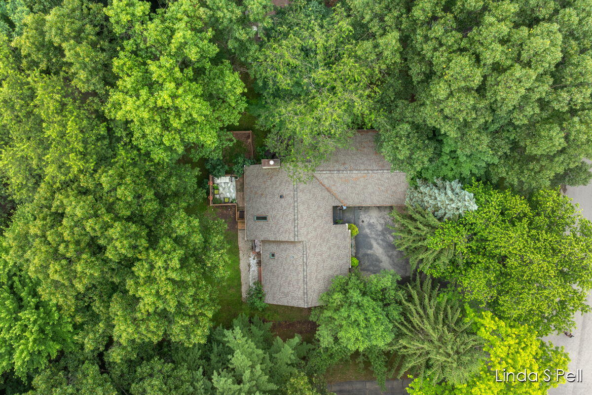 6636 E Riverwoods Court NE